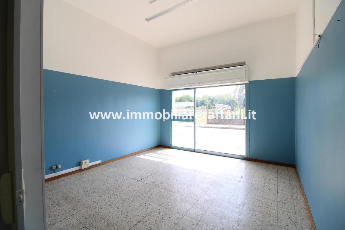 Negozio in zona di forte passaggio